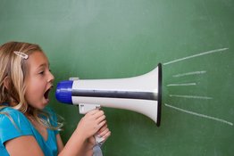 Trẻ nói quá nhiều - nguyên nhân và cách khắc phục