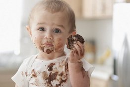 5 loại thức ăn và đồ uống không tốt cho trẻ như bố mẹ vẫn tưởng