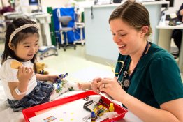 Cách dạy trẻ gọi cứu trợ khẩn cấp khi gặp phải tình huống nguy hiểm