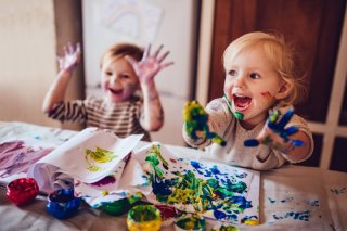 Gợi ý các hoạt động vui chơi giúp trẻ phát triển cảm xúc