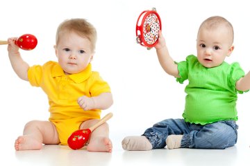 Tất cả các mốc phát triển của bé 0-1 tuổi mà bố mẹ cần quan tâm