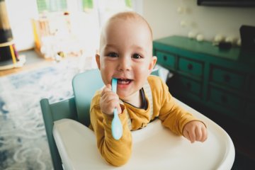 4 dấu hiệu rõ ràng cho thấy bé sẵn sàng ăn dặm