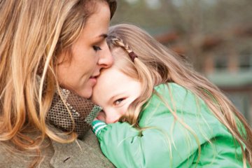 Trẻ quá nhút nhát, bố mẹ nên làm gì?