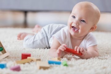 Những điều cơ bản bố mẹ cần biết về việc cho bé nằm sấp