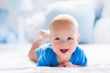 4 điều bố mẹ cần lưu ý để tận dụng lợi ích của việc cho trẻ nằm sấp