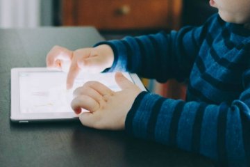 Thiết bị điện tử có thể khiến trẻ bị chậm nói