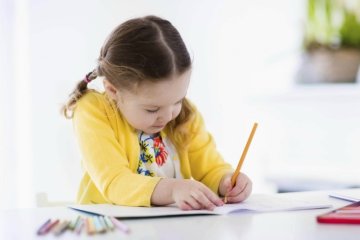 4 cách để bố mẹ dạy trẻ viết tên mình