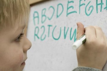 Những điều bố mẹ cần biết khi trẻ tập viết