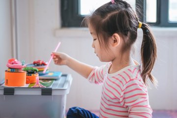 Nhận biết trẻ thích học trực quan và cách giúp trẻ học hiệu quả