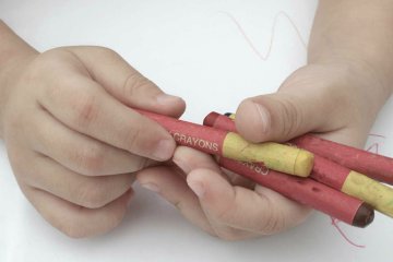 3 việc bố mẹ nên làm để hỗ trợ trẻ tập viết