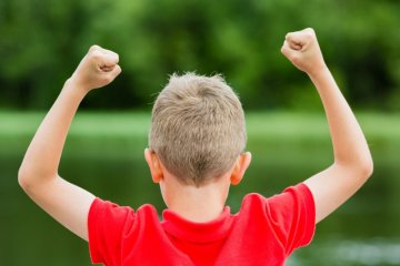 Những cách để bố mẹ xây dựng lòng tự trọng của trẻ (Phần 1)