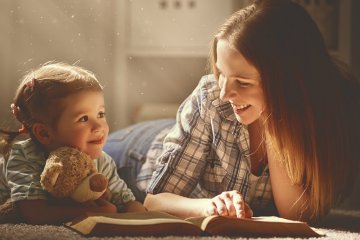 Đọc sách và kể chuyện cho trẻ nhỏ: Vô cùng cần thiết!