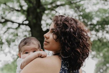 6 lợi ích của việc vui chơi đối với bé từ 0-1 tuổi