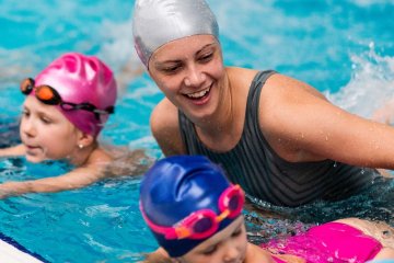 Hướng dẫn tập bơi cho trẻ ở từng độ tuổi
