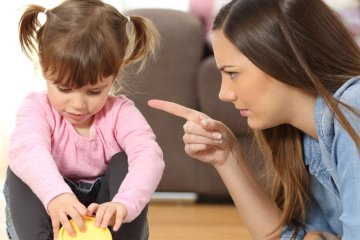 5 cách dạy dỗ của bố mẹ có thể làm tổn thương lòng tự trọng của trẻ