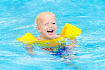 Những lưu ý để giảm nguy cơ trẻ bị nhiễm bệnh khi tập bơi