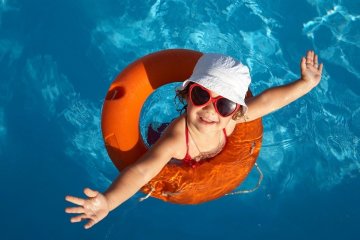 Những lưu ý về an toàn khi cho trẻ tập bơi theo từng độ tuổi