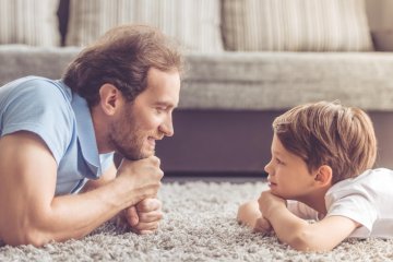 3 bước để bố mẹ có phản ứng tích cực trước những yêu cầu của trẻ