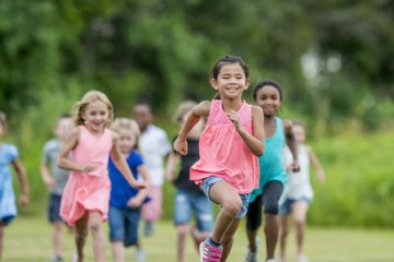 Khi nào thì trẻ có thể bắt đầu chơi thể thao?