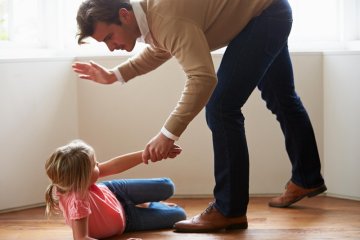 Bố mẹ có nên đánh đòn khi trẻ mắc lỗi?