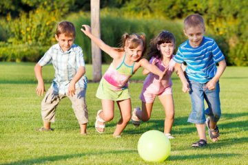 Trẻ nên vận động bao lâu mỗi ngày để có được lợi ích sức khỏe?