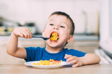 Muốn con lớn lên khỏe mạnh thì bố mẹ đừng bỏ qua 10 loại thực phẩm tốt này