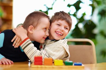 Anh chị em của trẻ tự kỷ liệu có mắc bệnh tự kỷ?