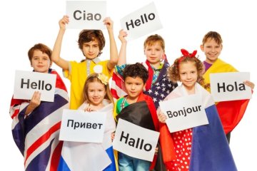 Trẻ học song ngữ: 6 lợi ích to lớn mà bố mẹ không ngờ tới