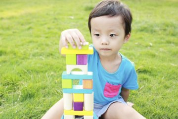 Âm ngữ trị liệu cho trẻ tự kỷ: Các phương pháp giao tiếp tăng cường