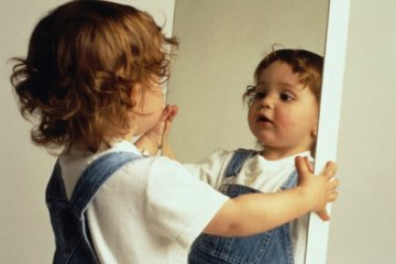 7 việc bố mẹ nên làm để giúp trẻ học cách đọc biểu cảm khuôn mặt