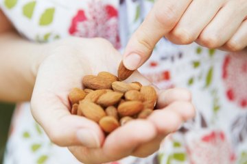 Các loại hạt tốt cho bé ăn dặm - những giá trị dinh dưỡng không thể bỏ qua