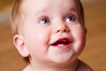 Trẻ mấy tháng mọc răng? - Giải đáp thắc mắc cho cha mẹ