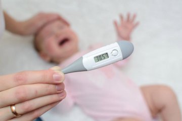 Nhiệt độ của trẻ sơ sinh: Giải đáp “10 vạn câu hỏi” về thân nhiệt của trẻ