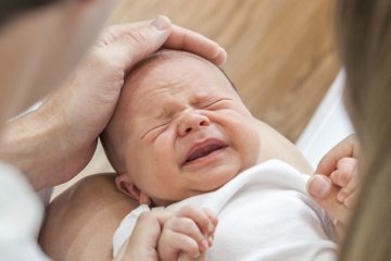 Trẻ sơ sinh bị cảm phải làm sao?