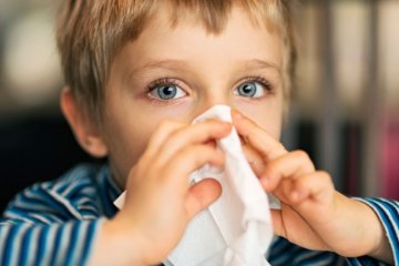  Viêm mũi dị ứng ở trẻ em: Chăm sóc và phòng ngừa như thế nào?