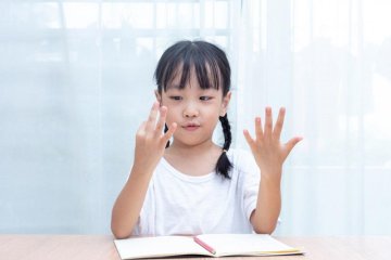 Học toán theo phương pháp Finger Math - bé tính nhẩm không cần viết