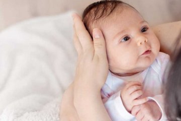 Trẻ sơ sinh bị nấc phải làm sao: 12 cách chữa nấc cho trẻ hiệu quả