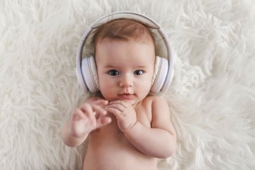 Tắm ngôn ngữ tiếng Anh cho trẻ: Bố mẹ cần nắm được nguyên tắc nào?