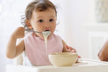 Rèn nết ăn uống cho trẻ thế nào để trẻ lớn khôn, trưởng thành