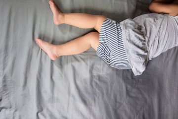 Trẻ mấy tuổi thì hết đái dầm?