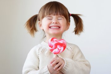 Mỗi ngày trẻ ăn bao nhiêu đường là đủ?