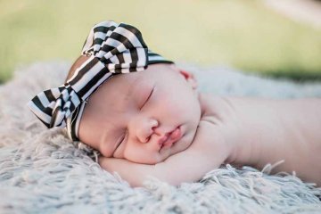 Quy tắc mặc đồ cho trẻ sơ sinh mùa hè bố mẹ nào cũng nên biết