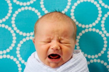 Cơn khóc lặng ở trẻ em và những điều bố mẹ nên biết