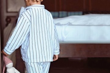 Trẻ bị mộng du phải làm sao?