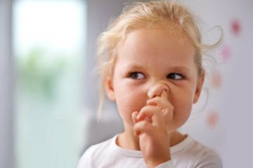 Cách loại bỏ thói quen xấu của trẻ em 