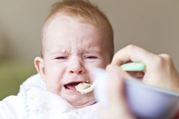 Trẻ kén ăn phải làm sao: bố mẹ nên làm gì để trẻ ăn ngoan