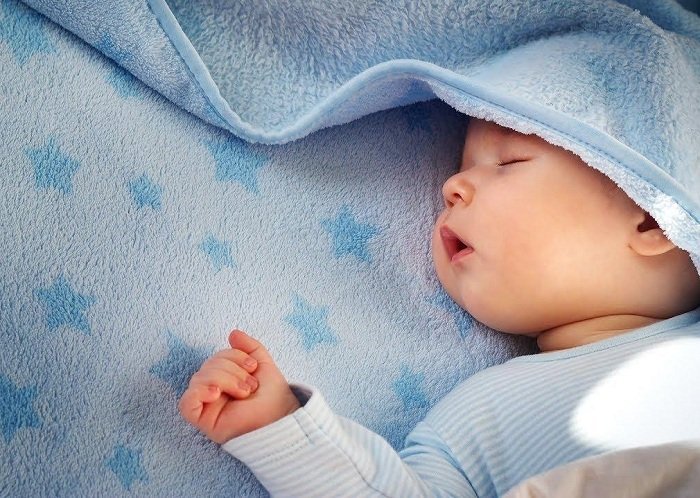 Trẻ sơ sinh ngủ ngon