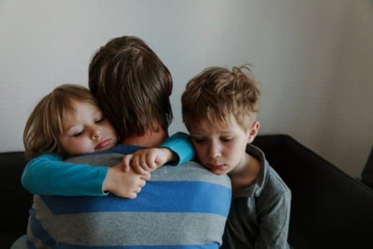 Mẹ giúp trẻ hay cáu giận kiểm soát bản thân và giúp chính mình tìm lại bình yên trong tâm hồn