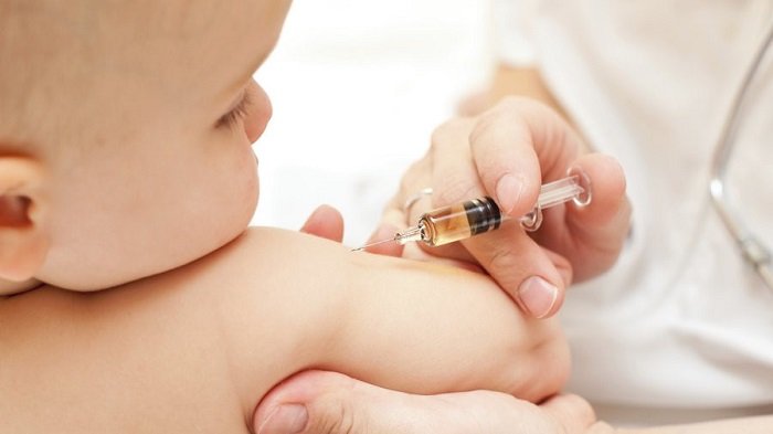 tiêm vắc-xin cho trẻ