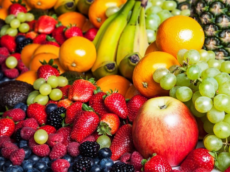 hoa quả bổ sung vitamin C, kali và khoáng chất giúp trẻ khỏe mạnh hơn và chống lại được các bệnh mùa hè thường gặp ở trẻ